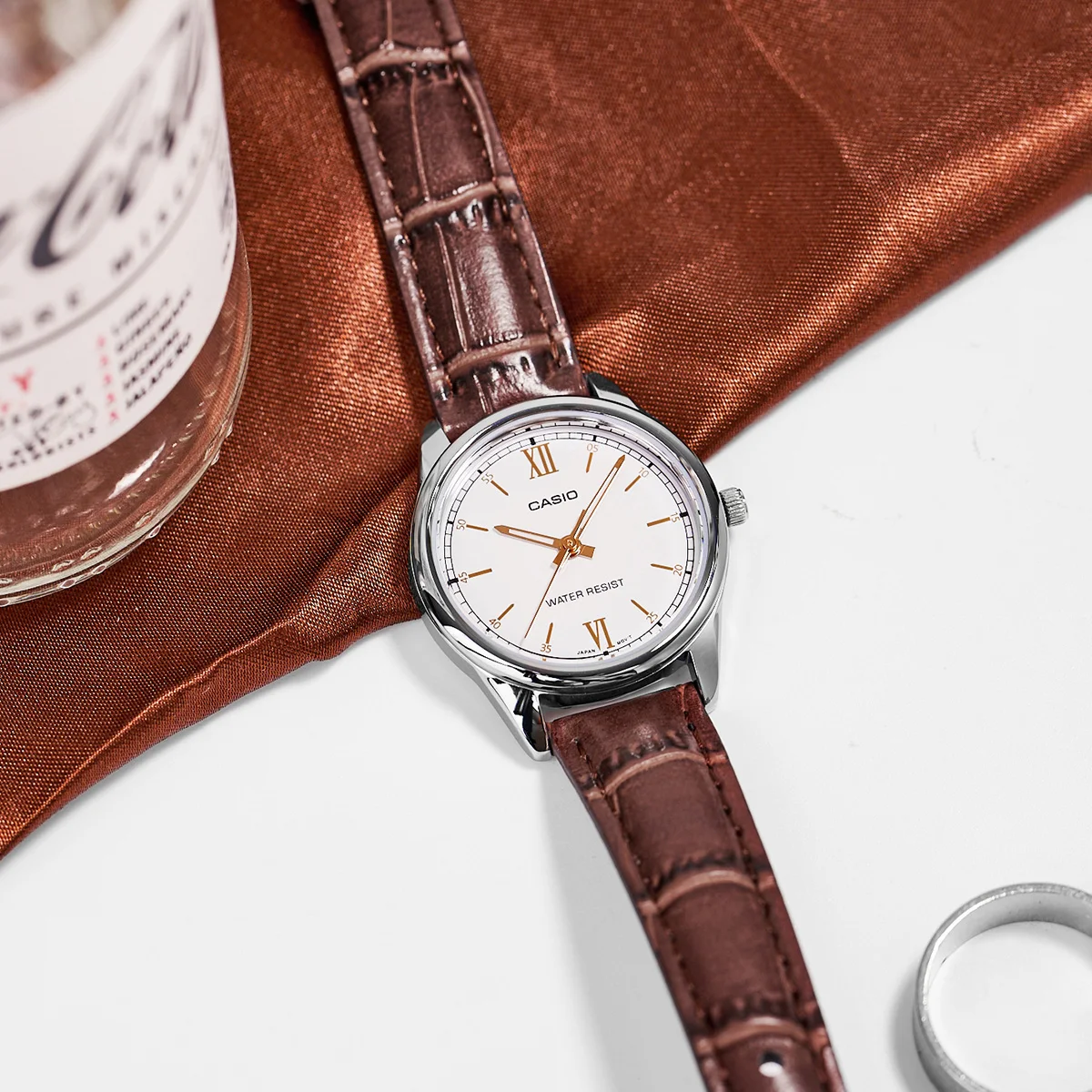 Casio Watches Smartwatch - Relógio Analógico Feminino CASIO LTP-V005L com